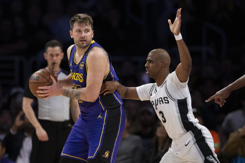 中锋而非全 中锋而非全