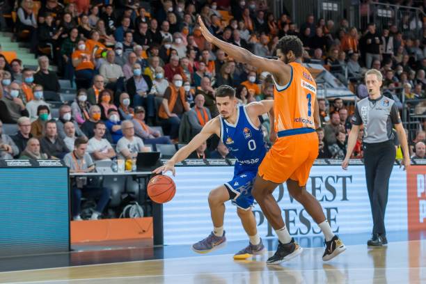 大众面前 大众面前